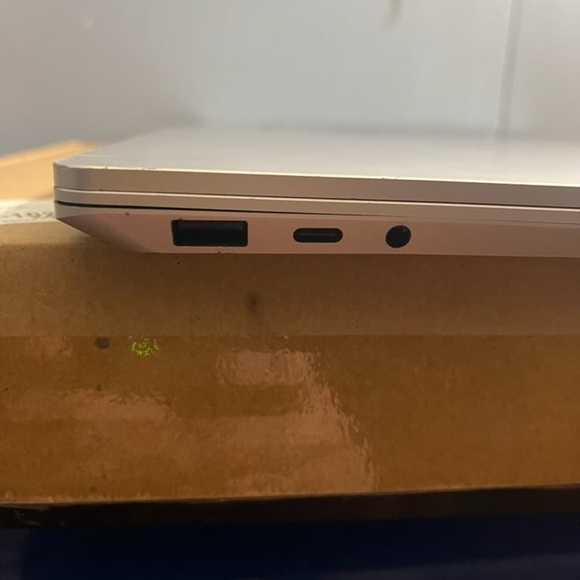 Surface Pro 3 laptop - Picture 6 of 9